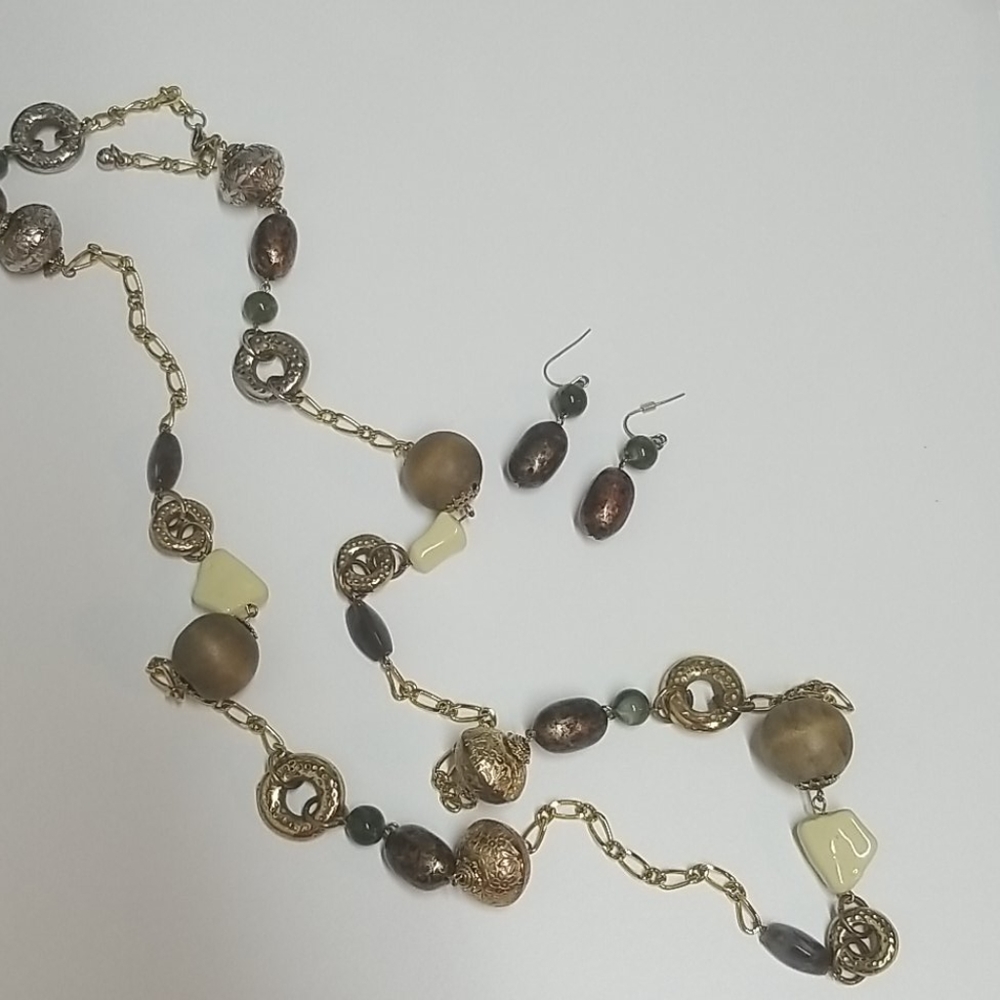 🍒 3 for $15! Gold chain link necklace & earrings